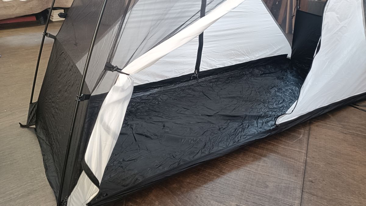 ソロ用テントのアップ画像。