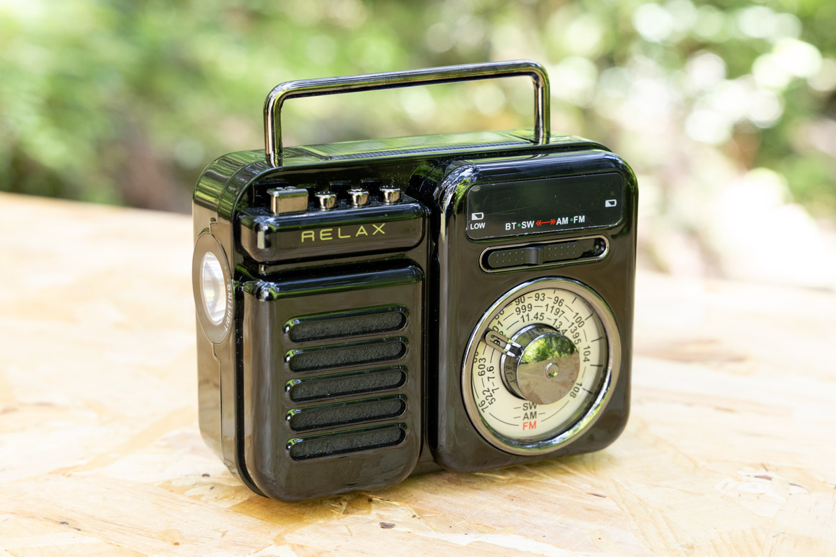 マルチレトロラジオの外観