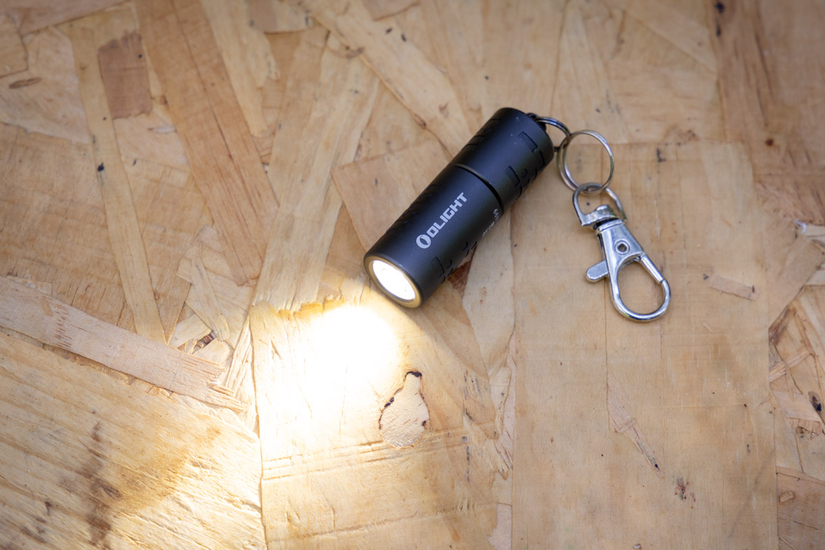 キーホルダー付きの小型ライト