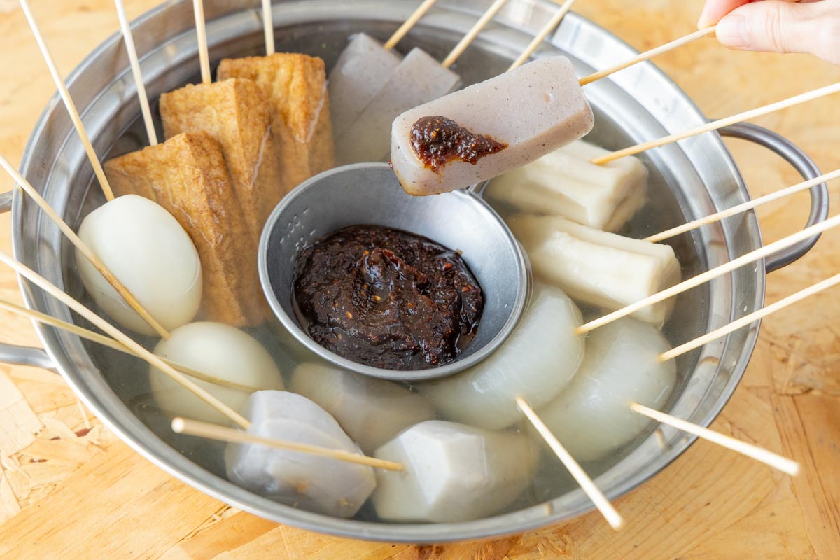 自宅でもアウトドアでも！冬にうれしい「田楽みそおでん」の作り方