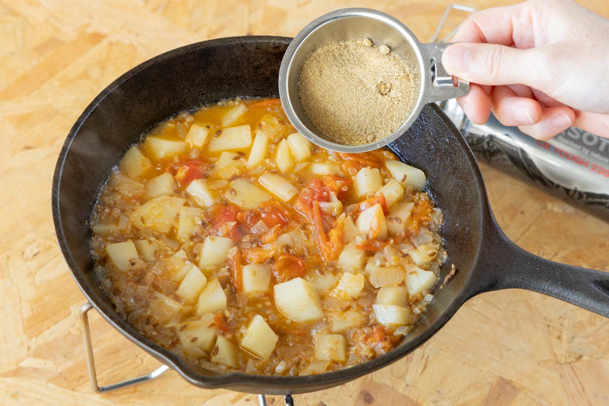 スパイスパウダーを加える