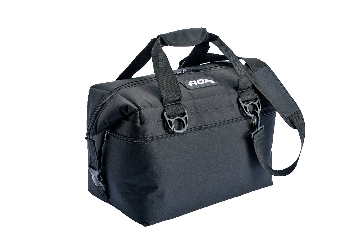 AO Coolers（エーオークーラーズ）／24パック キャンバス ソフトクーラー