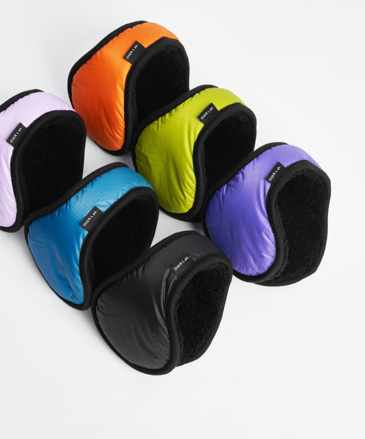 オーバーラボの新作ヘッドウェアが登場！ アップサイクル素材の超軽量イヤーマフ＆高機能トルーパーハットで冬を軽やかに