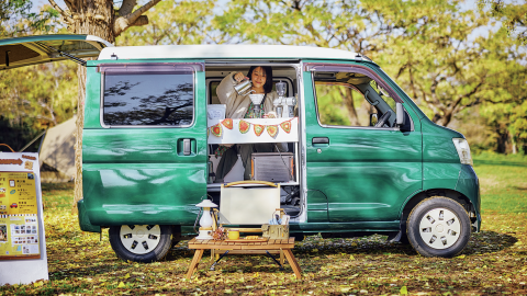 車中泊キャンパー、ちょもかさん、DIYでオシャレ空間を実現した愛車、ハイゼット・カーゴを大公開！