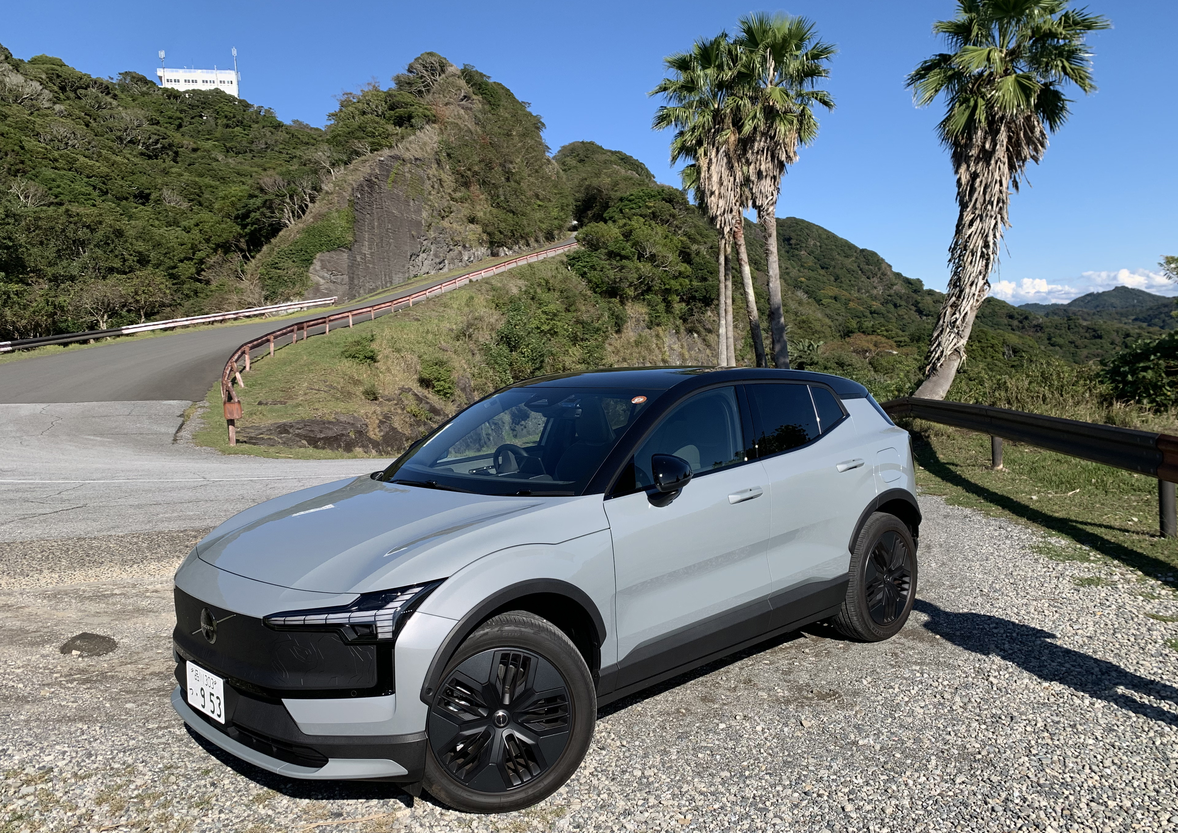 ボルボのオフロード向きEX30 クロスカントリーを長距離試乗してわかったEX30との違い