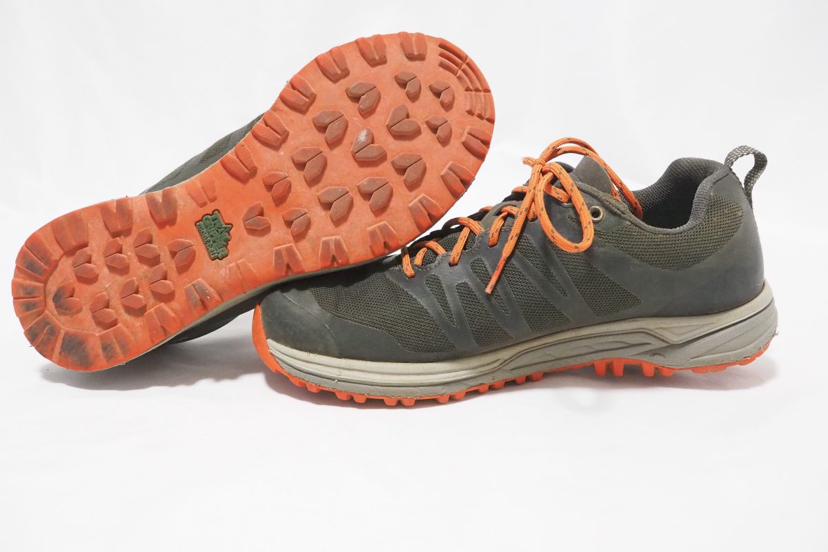 モンベルのローカットシューズ