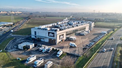 キャンピングカーの本場イタリアで“夢のショールーム”「Camping Sport Magenta」に潜入！ vol.2