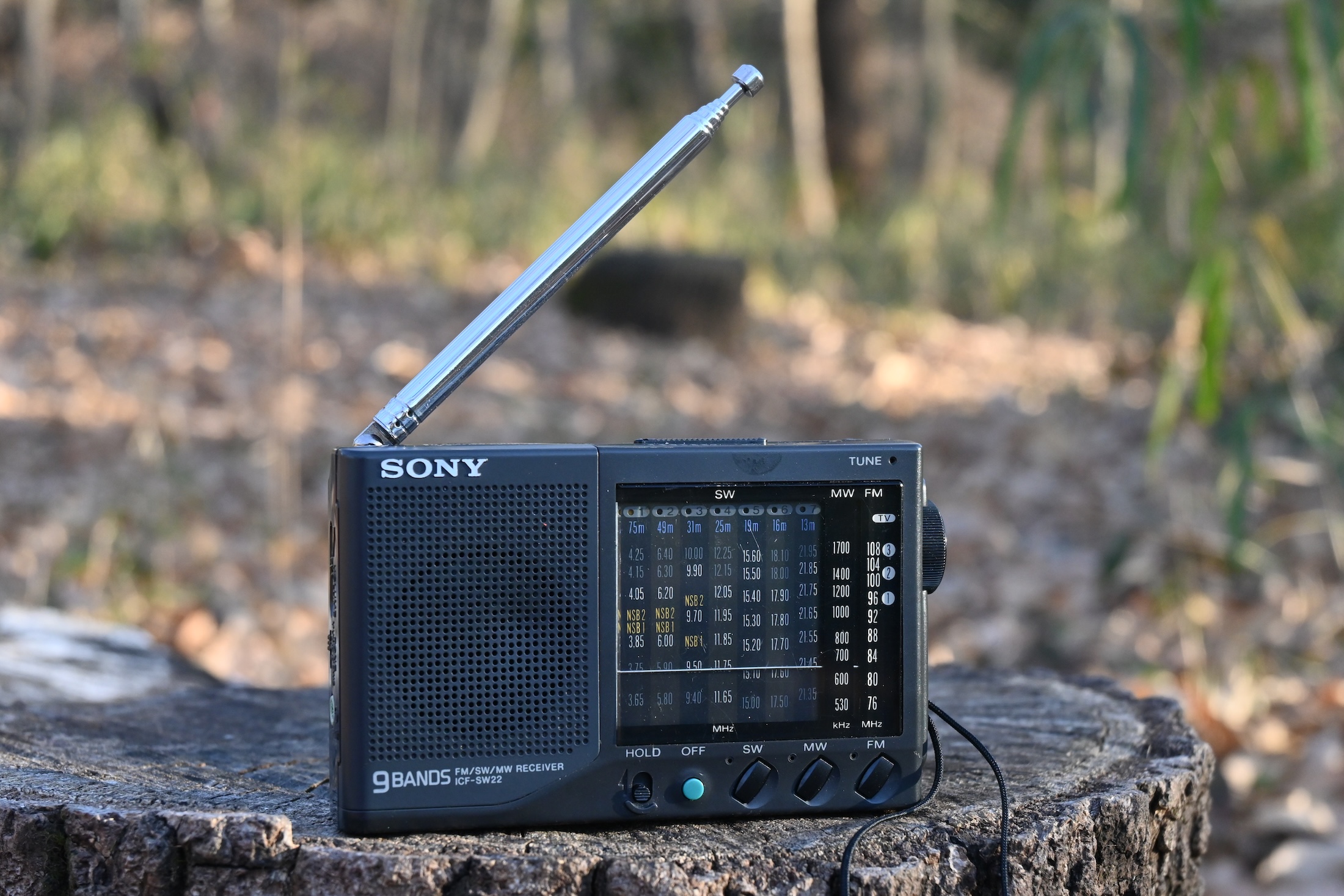 キャンプや旅にラジオ（短波・AM・FM受信型）を連れていこう！好きが増える楽しみが増えるかも？！