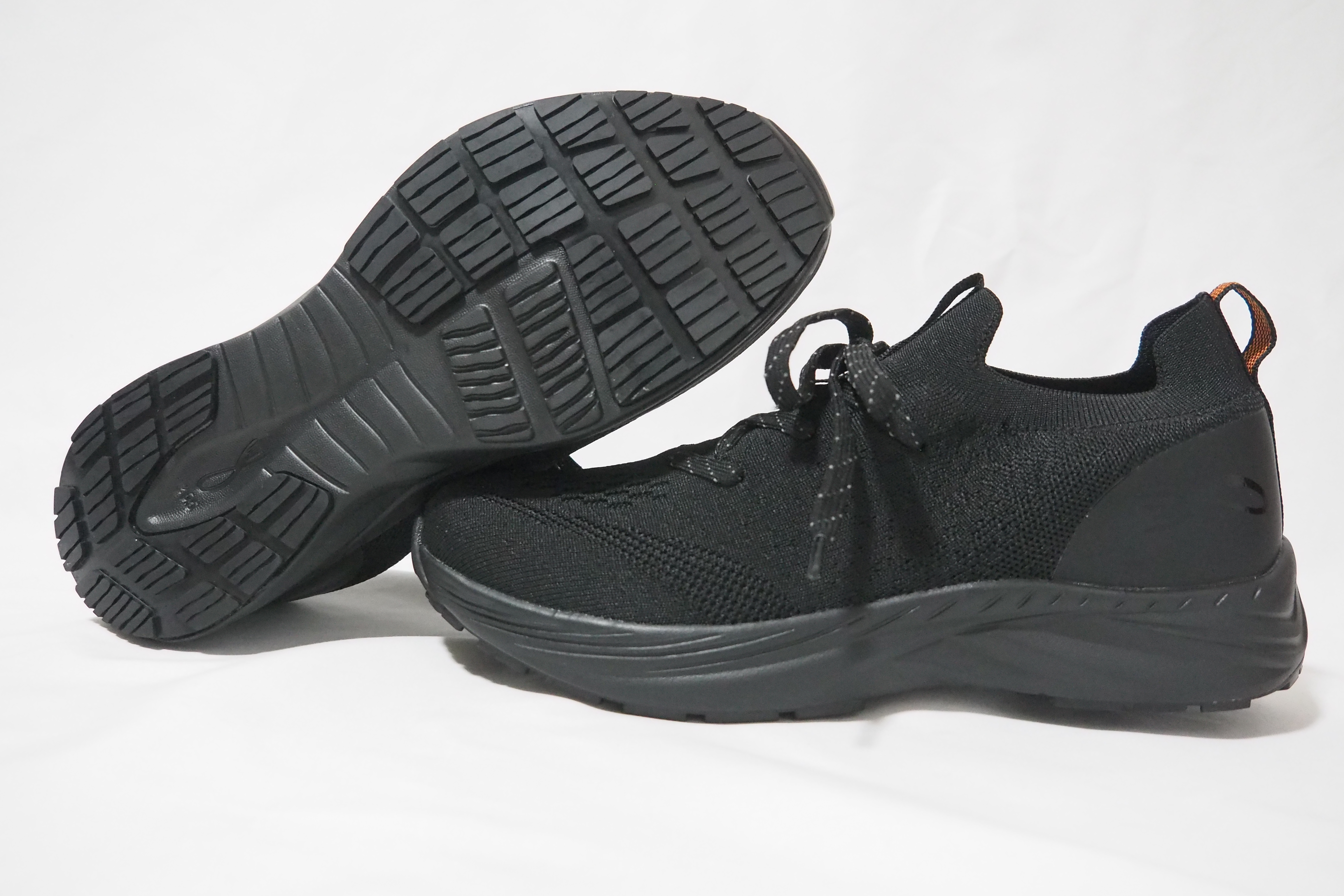 コスパ最強！ワークマンの高機能＆人気キャンプ靴を徹底解説