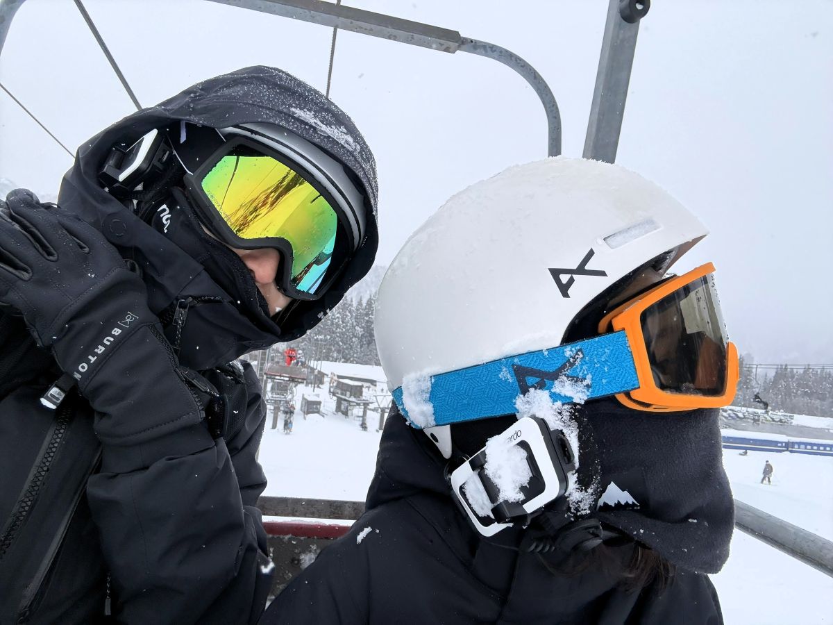 家族の雪山遊びも安心。猛吹雪のゲレンデでも会話ができるカルドのインカムが大活躍！