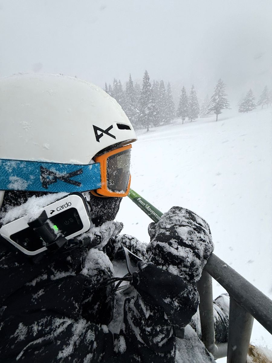 雪に埋もれても大丈夫なインカム