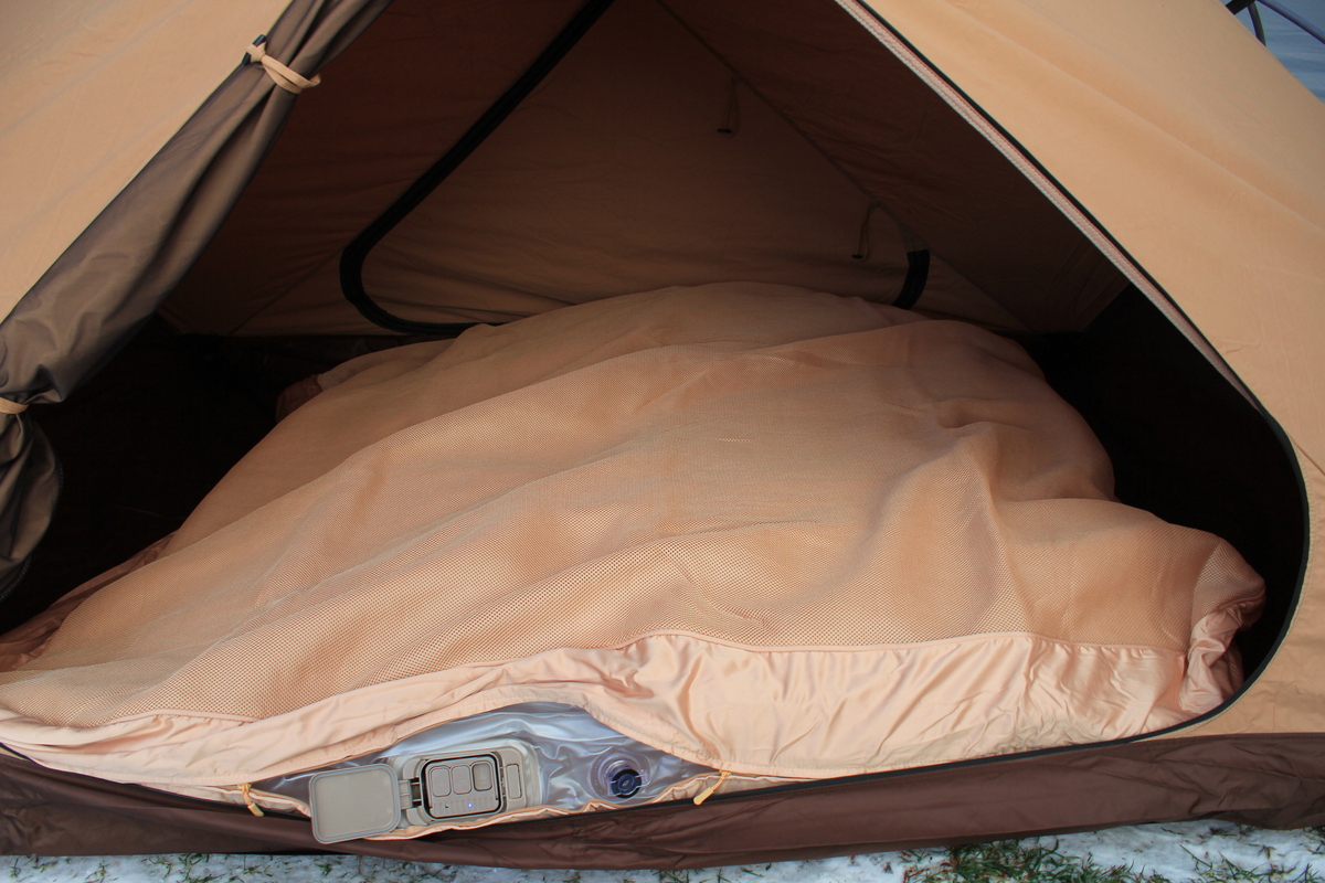 空気を入れている最中「AIR BLOCK」。