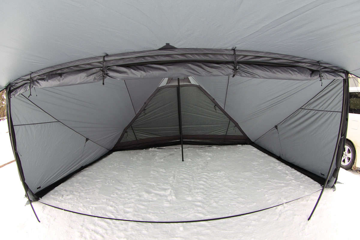 オブセルのフロントを開放した状態で、幕内全体の広さが分かる写真