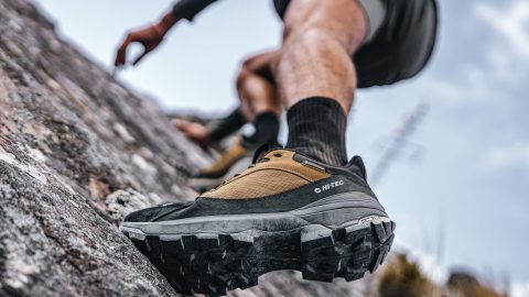 1970年代から続く老舗！ HI-TECの最新トレッキングシューズを履いてフィールドへ！