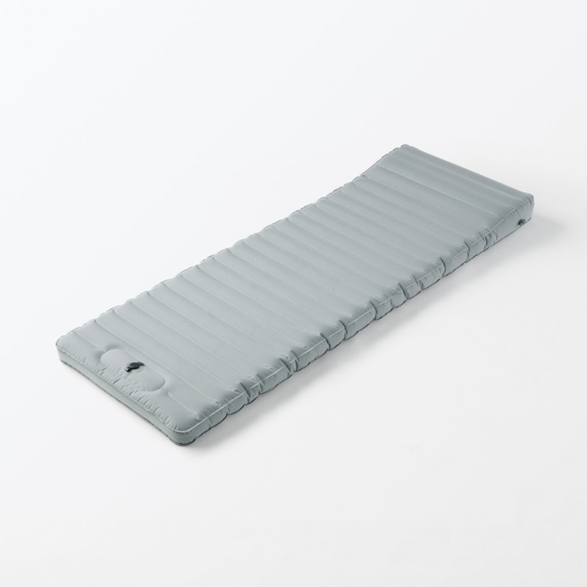 踏むだけで膨らむ！無印良品の新エアマットレスはフットポンプ内蔵なのだ