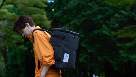 サーモス初の“背負える”保冷バックパック登場！重い荷物でも快適でデザインもクールだぞ