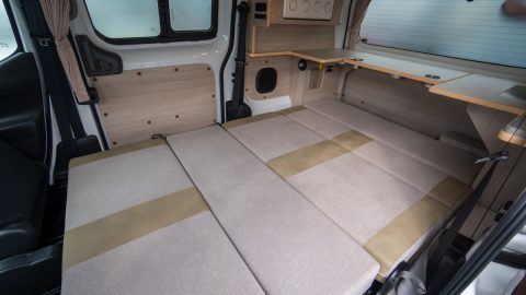 快適なキャンピングカーの条件「断熱・遮音」を徹底！「クラフトキャンパー ルミーノ」はいかが？