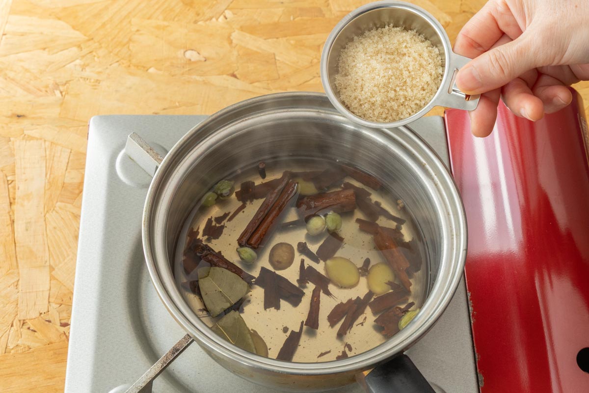 きび砂糖を加える