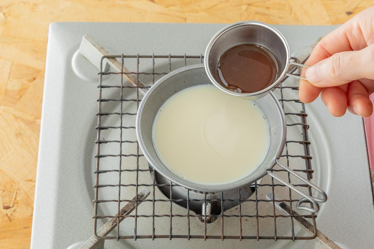 チャイシロップを加える
