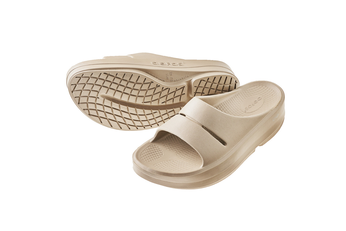 OOFOS (ウーフォス) ／ OOmega OOahh