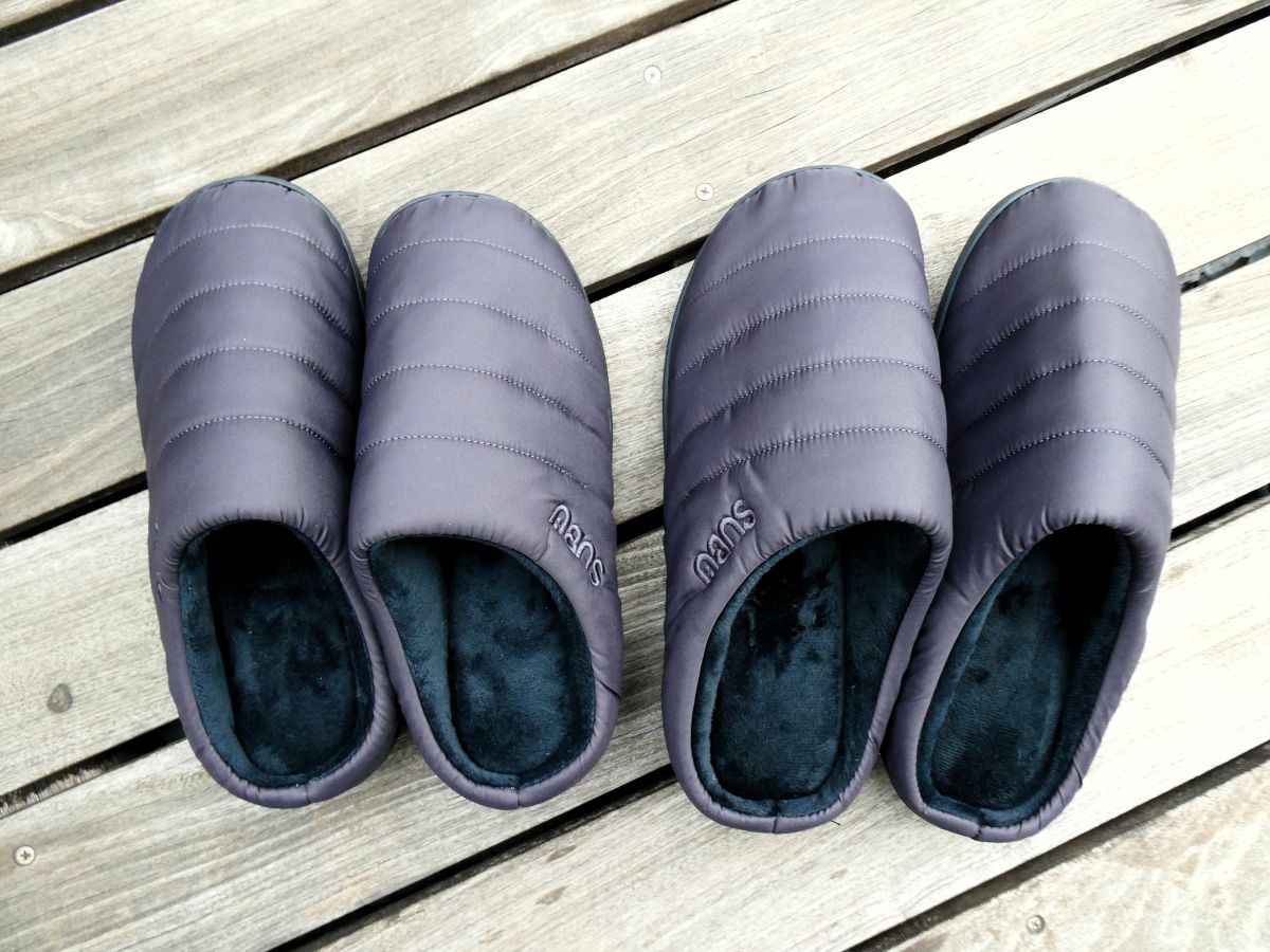 車内はSUBU、屋外はKEEN。2足の”つっかけサンダル”でキャンピングカー生活が快適に！