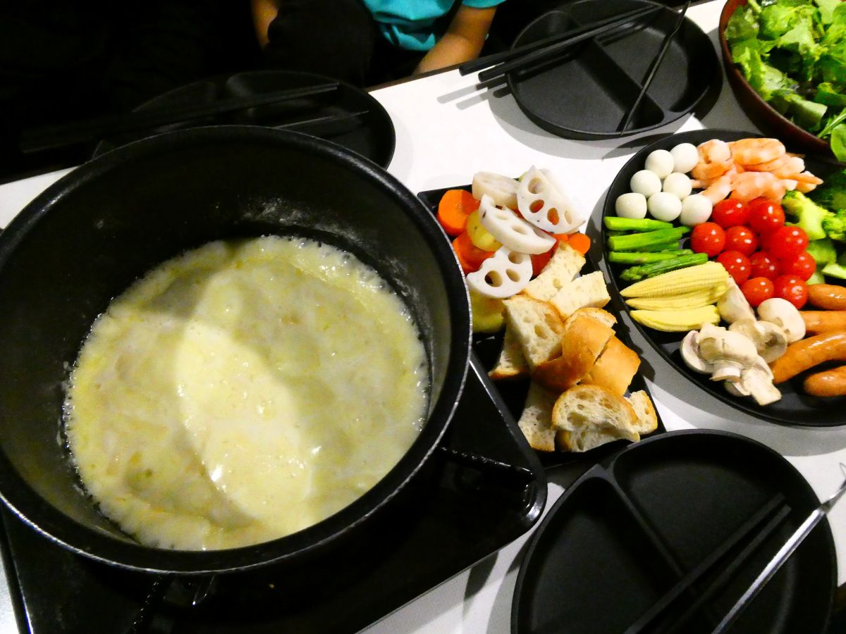 チーズフォンデュの準備
