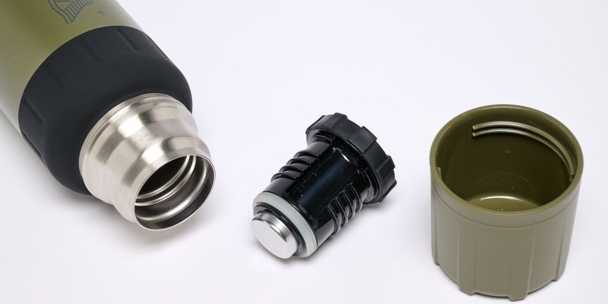 アルミボトルのSIGGが登山用ボトルを開発！ 真空断熱＋銅コーティングで抜群の保温・保冷力～っ