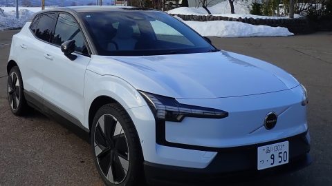 ボルボEX30の２モーターモデルに試乗してわかった、１モーターモデル、クロスカントリーとの違い