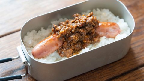 背徳キャンプ飯！ 群馬の道の駅・上野で見つけた「いのぶた」＆「しいたけ」グルメがうますぎた