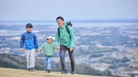 外遊びの季節到来！　サーモスの保冷機能付きバックパックを持って、キャンプ＆春探しの旅に出かけましょう！！
