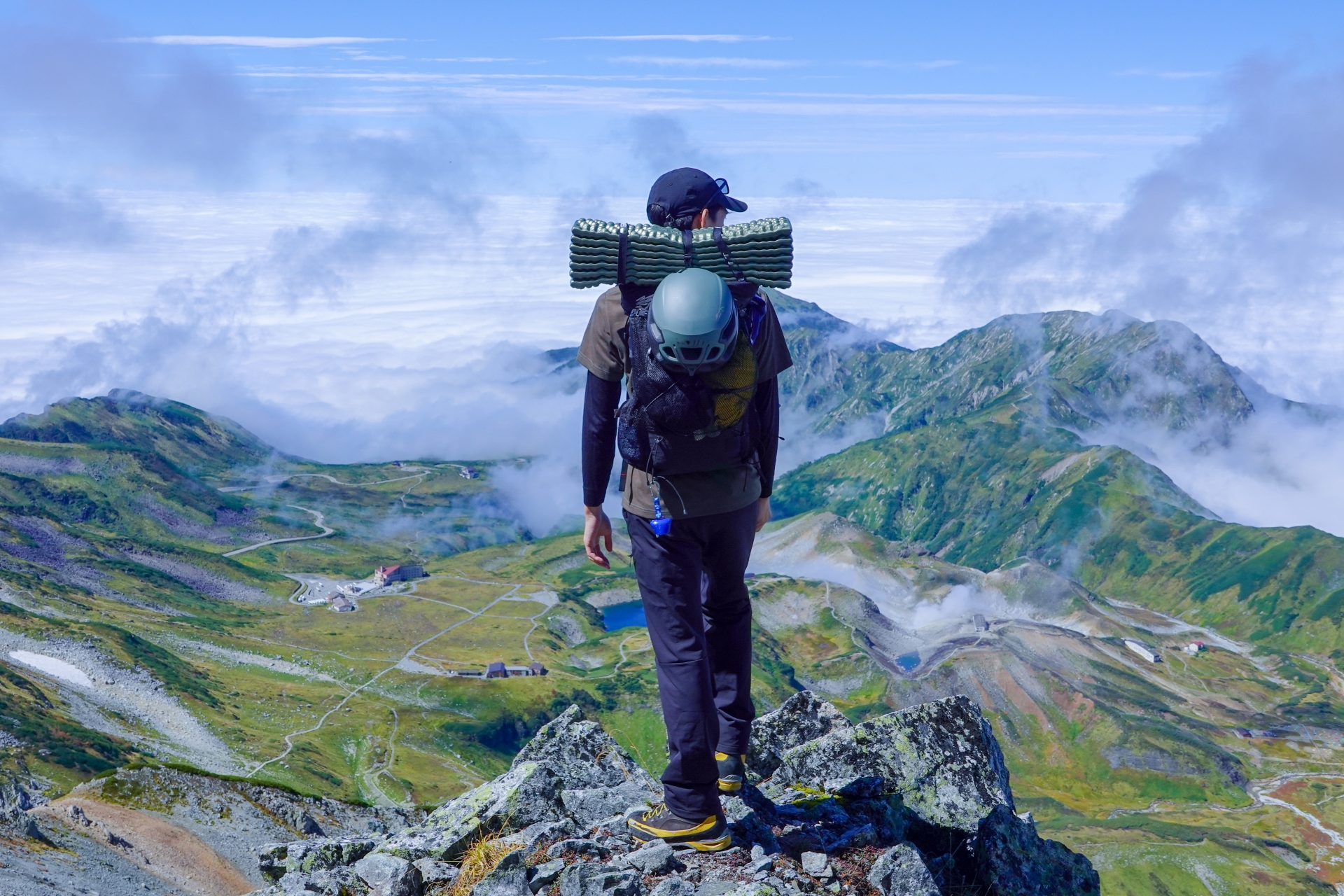 ワークマンのトレッキングパンツが神コスパ！1本で山も街も快適に