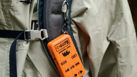 「猟銃」「猛犬」「爆竹」の3種の音を使い分けられる！ワンタッチの電子「熊よけホーン」