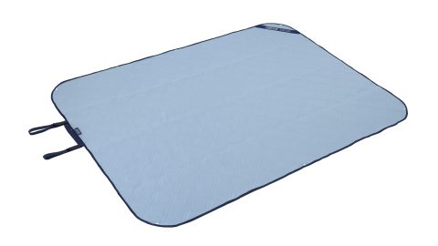 コールマンの最新レジャーシートは接触冷感生地でひんやり！クセになる心地よさ