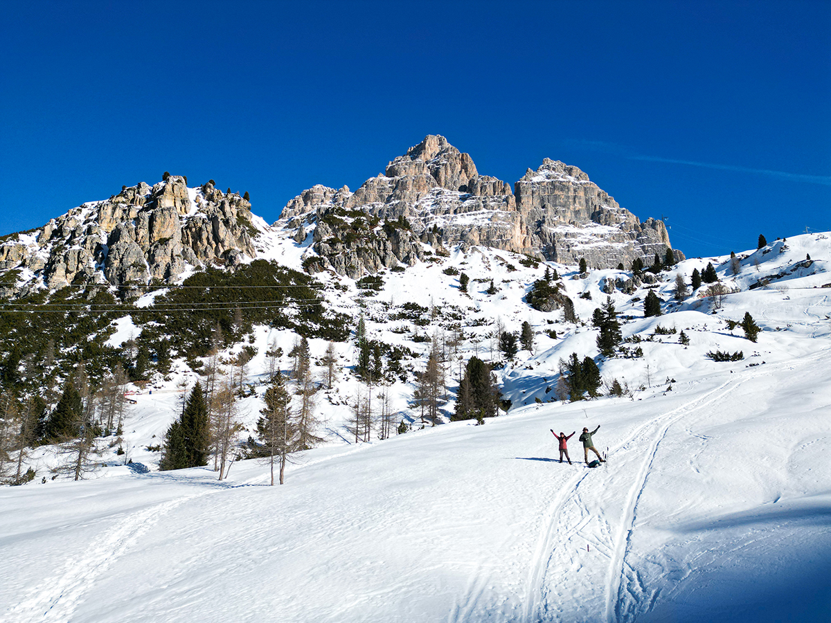 雪のドロミテは春が狙い目！イタリア屈指の人気スポット「トレ・チーメ」で絶景スノーハイキング