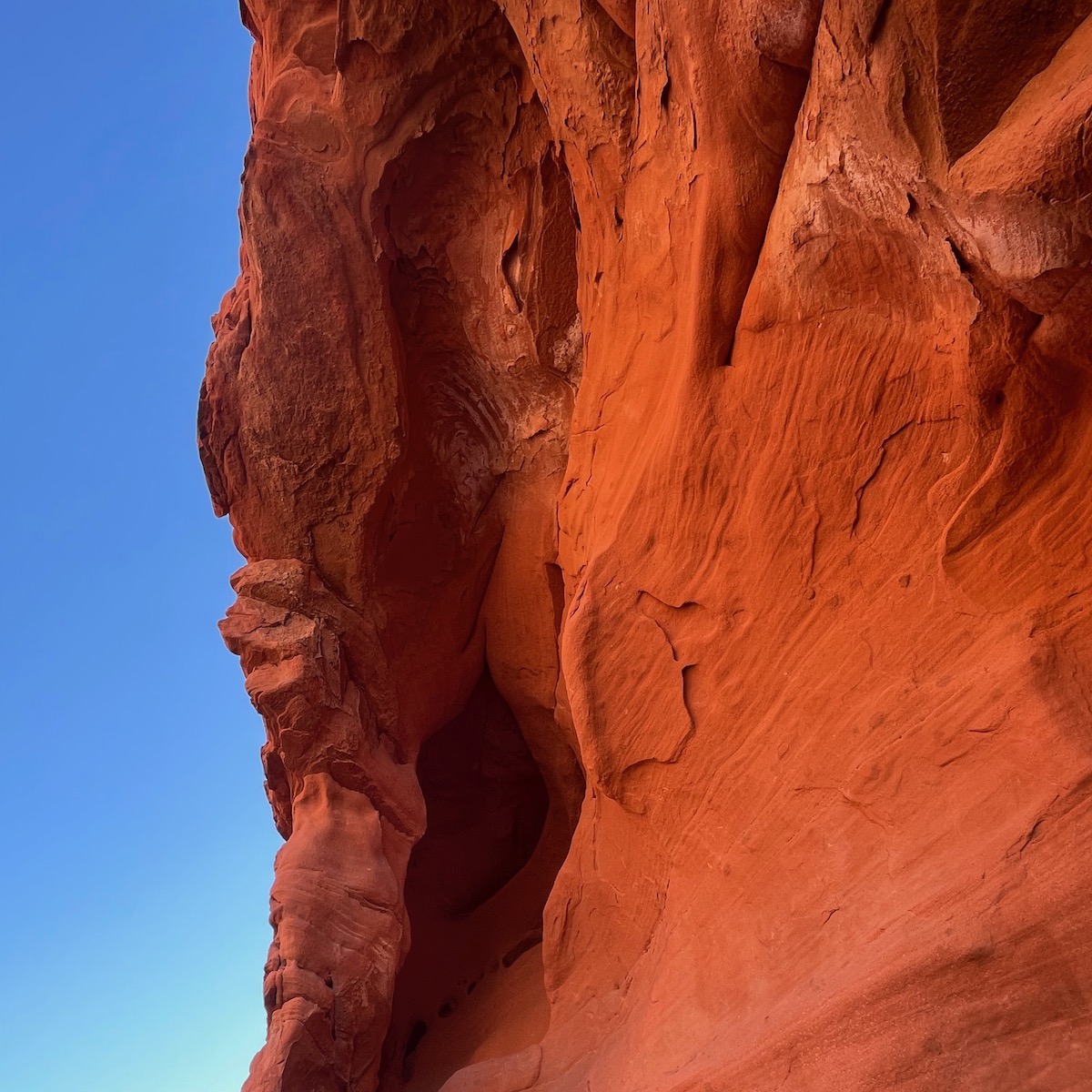ハリウッド映画のロケ地としても有名！「炎の谷」ことバレー・オブ・ファイヤー州立公園に沈む夕陽が感動的すぎるっ