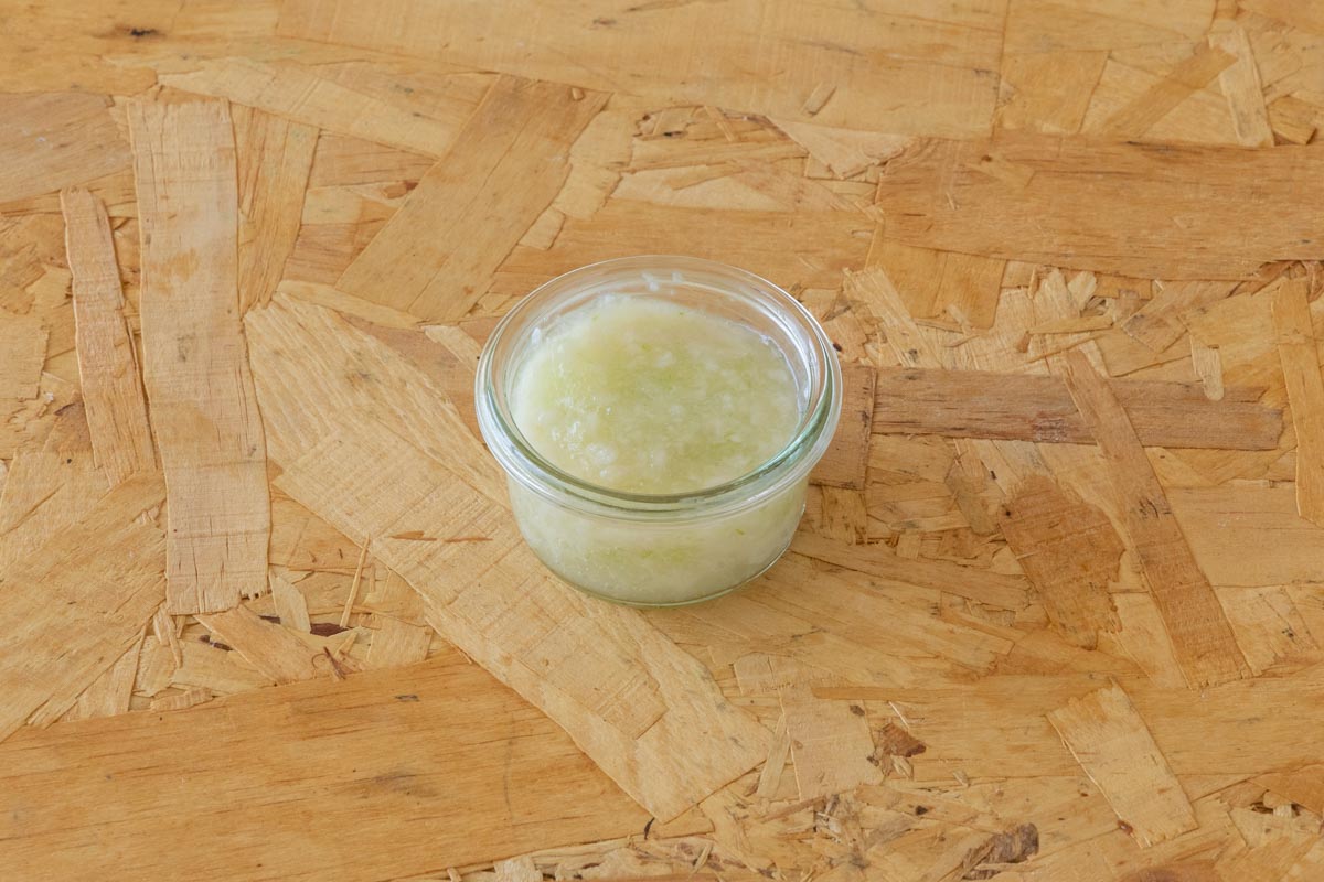 新玉ねぎの甘酒漬け