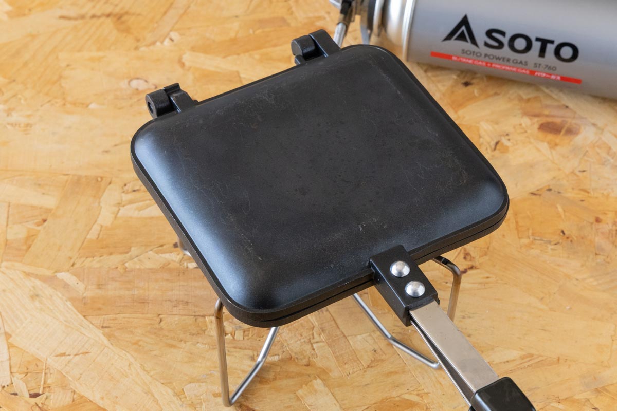 ホットサンドメーカーで焼く