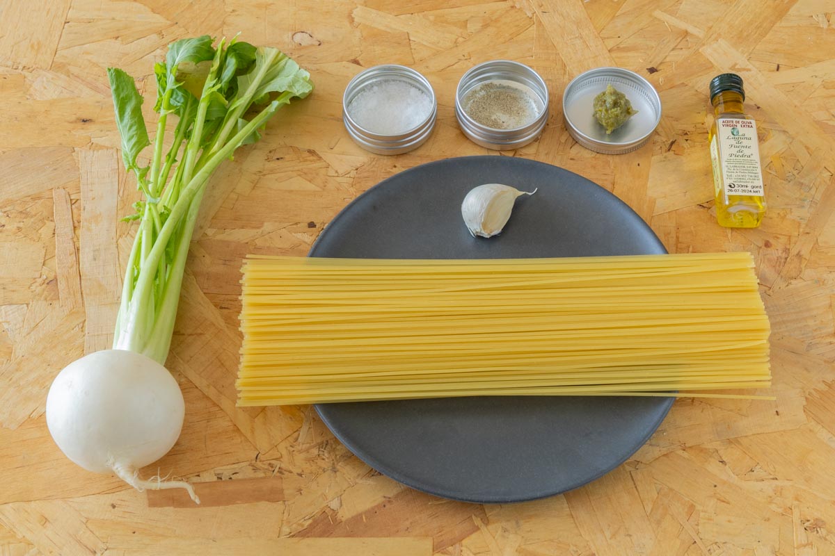 春かぶの柚子胡椒パスタの材料