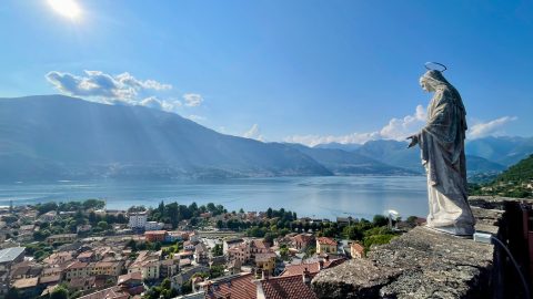 超有名リゾートのイタリア・コモ湖はアウトドア派も楽しめる！ 150万年前の渓谷や古代遺跡を堪能～っ