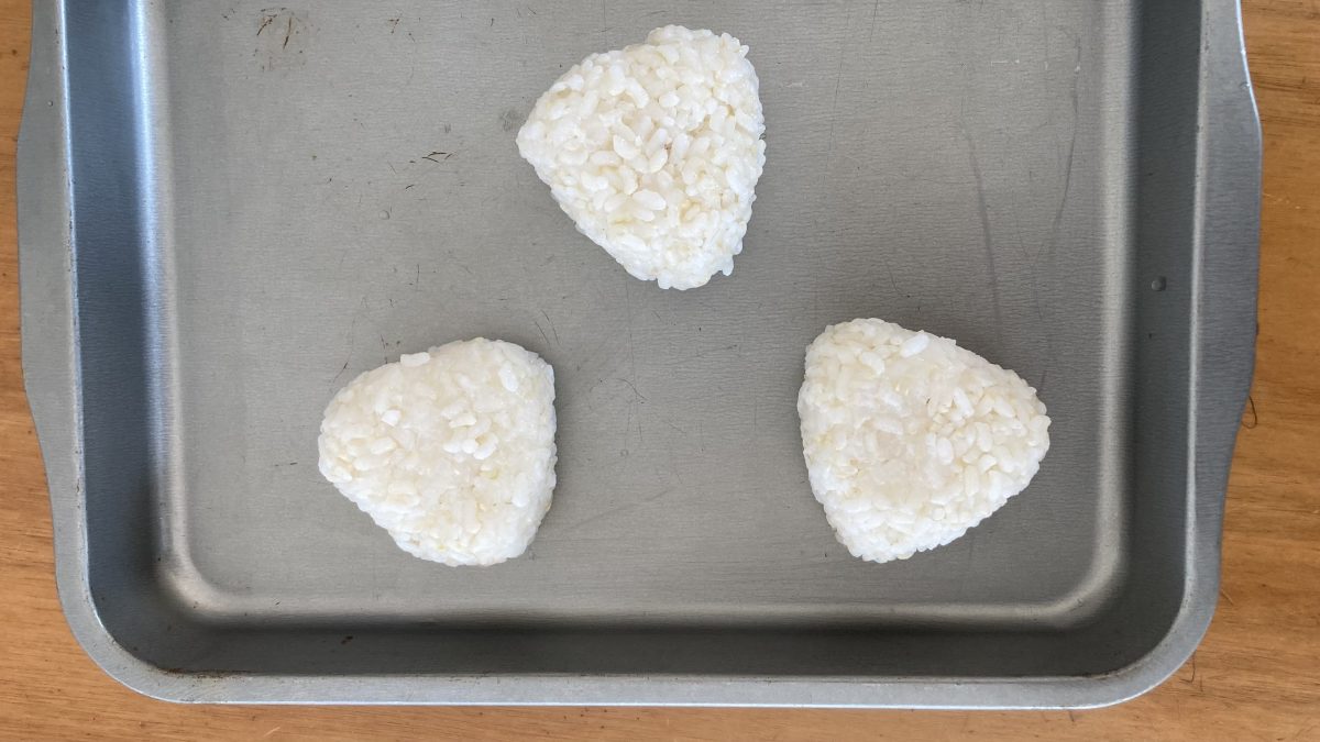 冷ましたおにぎり