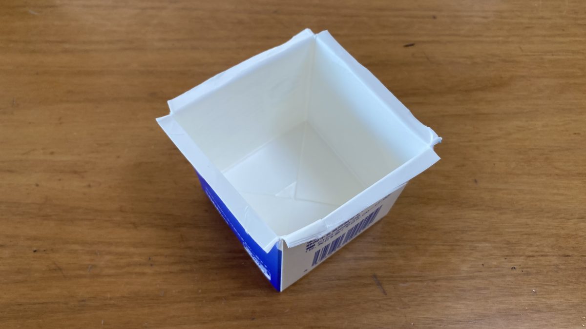 牛乳パックの深いお皿