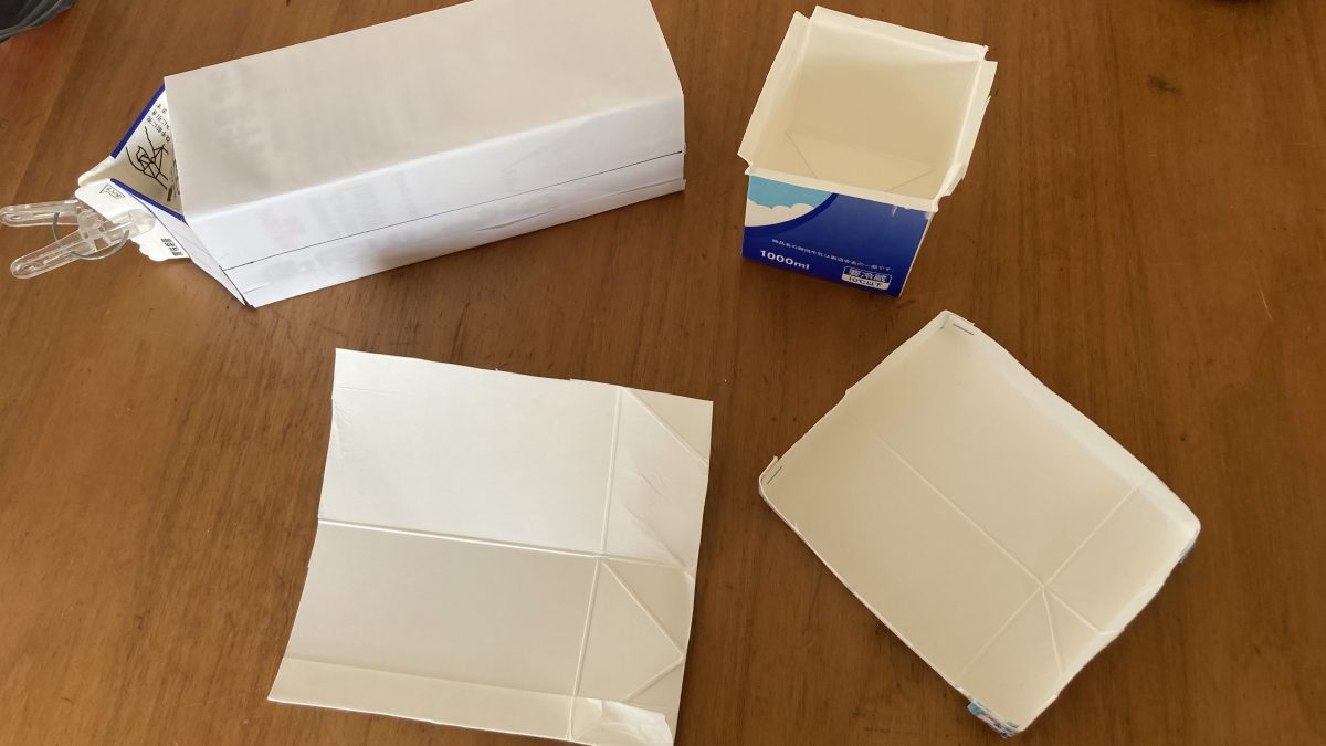 牛乳パックのお皿