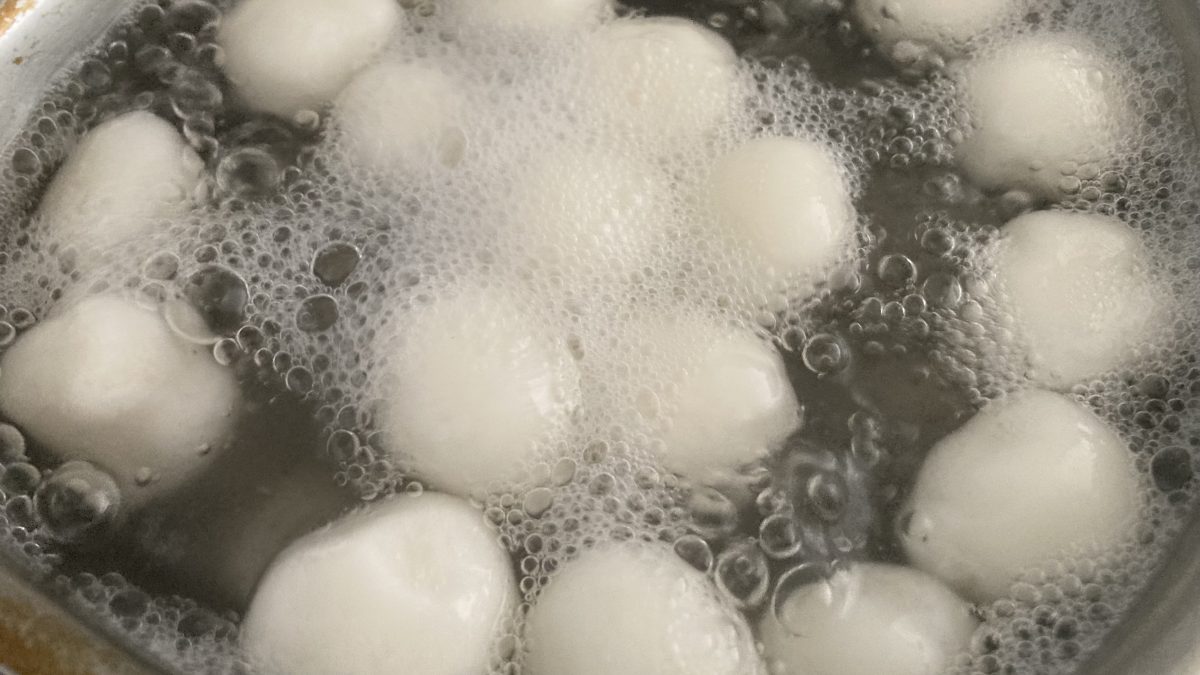 浮いてきた白玉団子