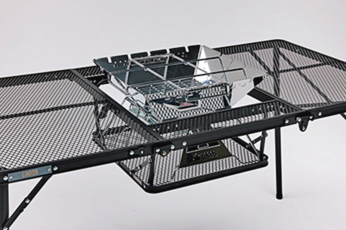 LOGOS (ロゴス) ／ アイアンメッシュ 3FD BBQ テーブル 13070ｰBC