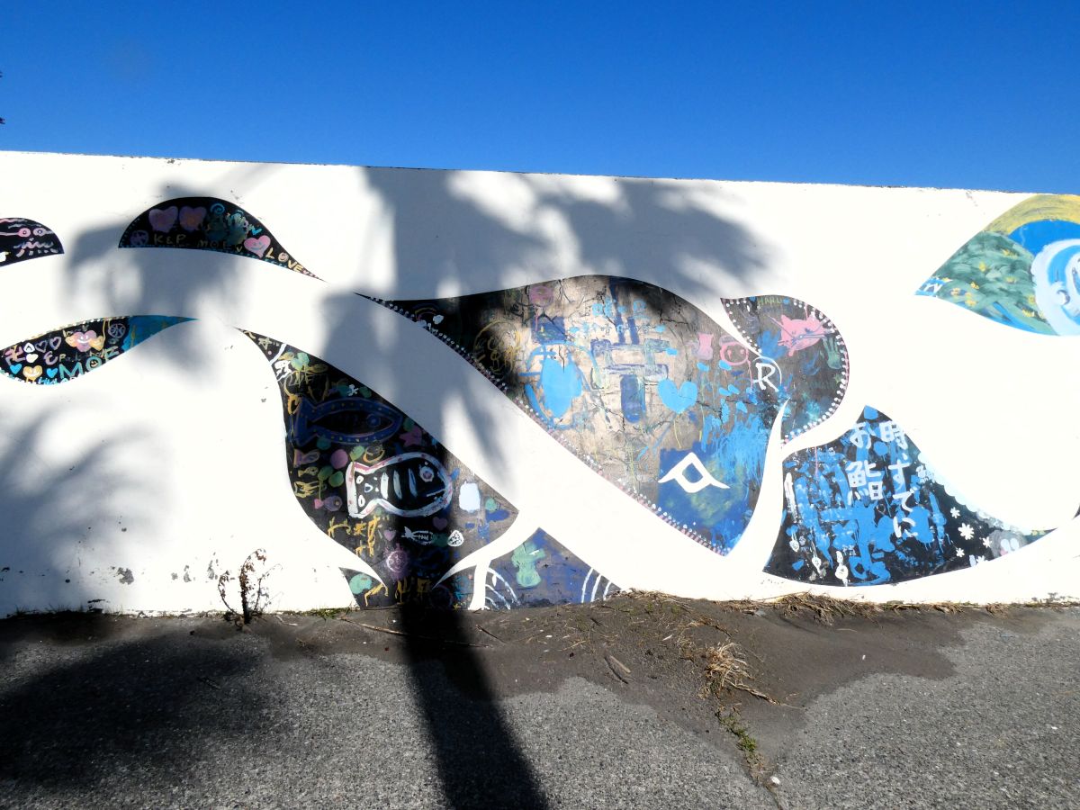 アーチストのMHAK氏と市民が共同で描いた作品