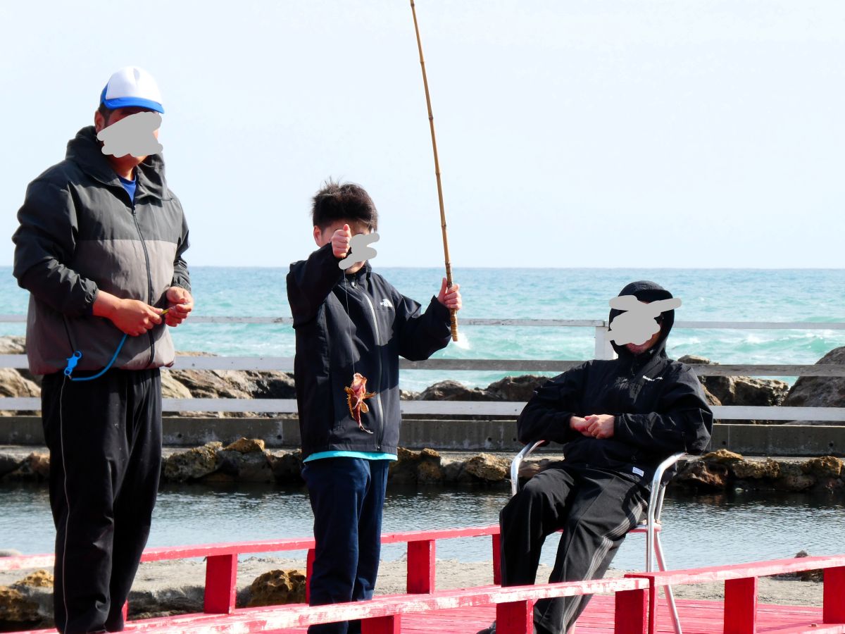 長男もカサゴをゲット