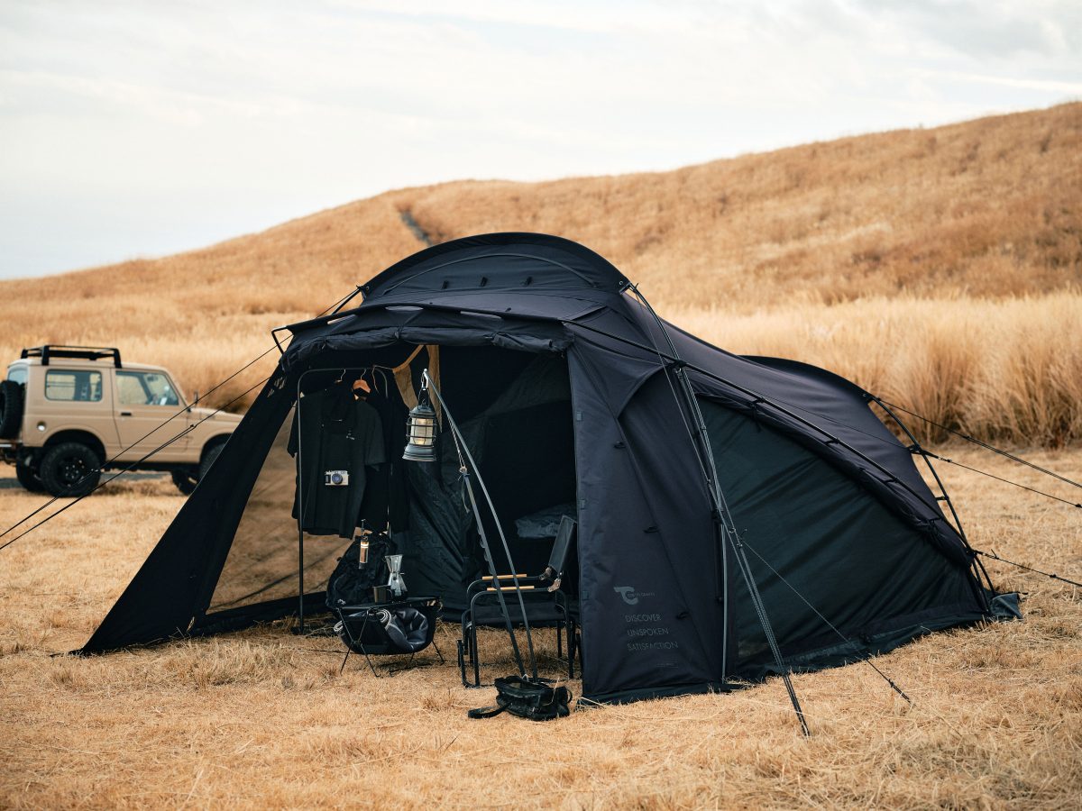 黒一色で仕立てた特別な一張！ 東京クラフト「テンビ シェルター」5周年記念限定モデルが放つ存在感