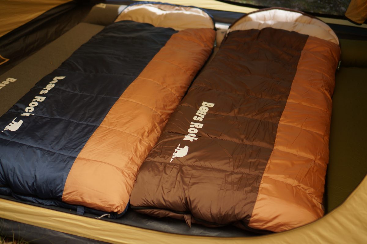 災害の備えにこの寝袋セット！アウトドアメーカーならではの高機能で、避難所の床でも快眠できるのだ