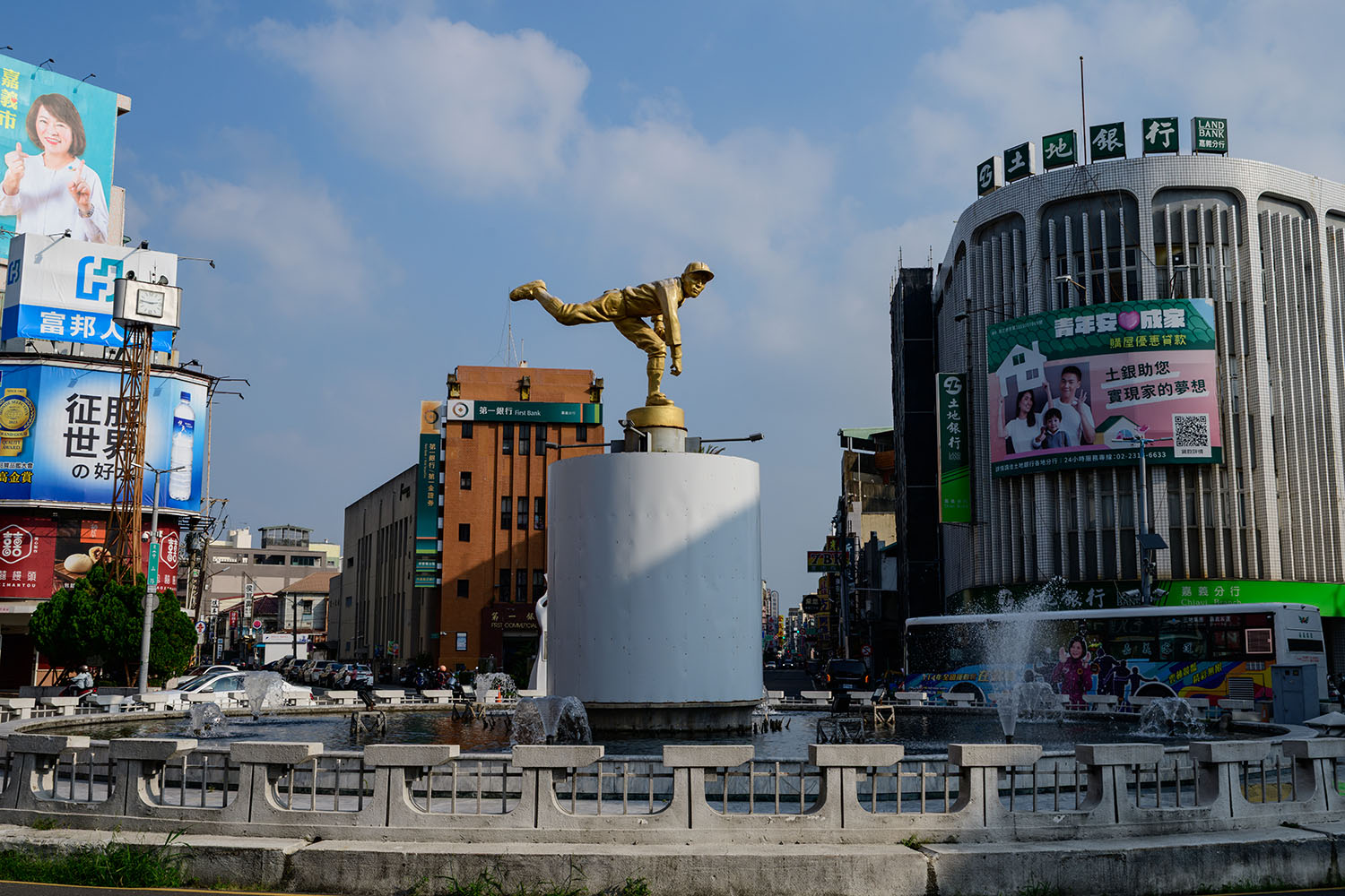 台湾中部の林業で栄えた街、嘉義で、和製マジョリカタイルの美を再発見