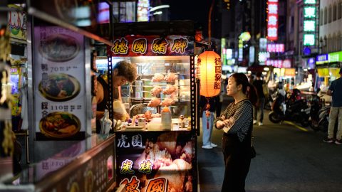 台湾南部の港町、高雄で再会した、懐かしくて変わらない味